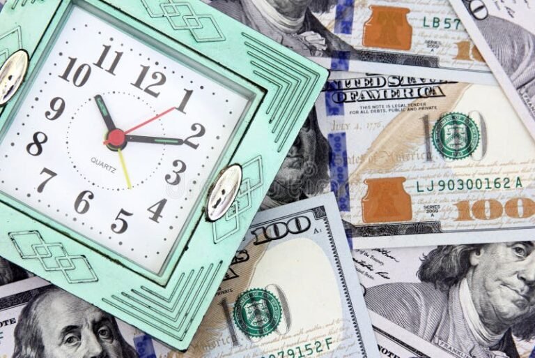 Cuánto Estaba El Dólar Ayer Según El Banco Central 7 billetes de dolar y reloj antiguo