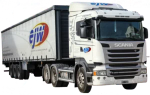 camion de carga en deposito logistico avellaneda
