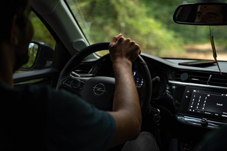 Se Puede Circular Con El Registro Vencido Sin Recibir Multa 34 carro circulando por carretera sin multas