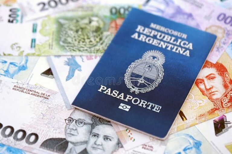 Cómo Consultar la Edad por DNI en Argentina Rápidamente 1 Documento Nacional de Identidad argentino close-up