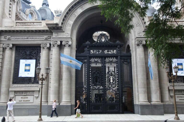 Dónde Está Ubicada La Sucursal Del Banco Nación En Libertador Gral San Martín 9 fachada banco edificio libertador gral san martin