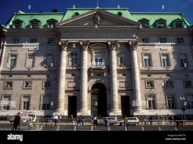 Cuál es el horario y ubicación del Banco Nación en Plaza de Mayo