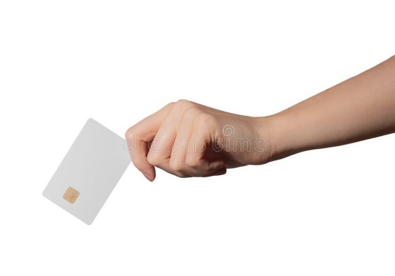 Persona entregando DNI en banco moderno