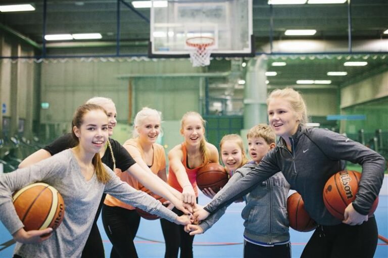 Qué servicios ofrece Sport Club San Justo para socios y visitantes