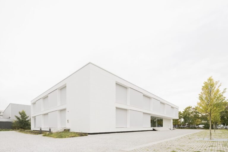 Dónde está Tarjeta Naranja en Alta Córdoba y cómo contactarla